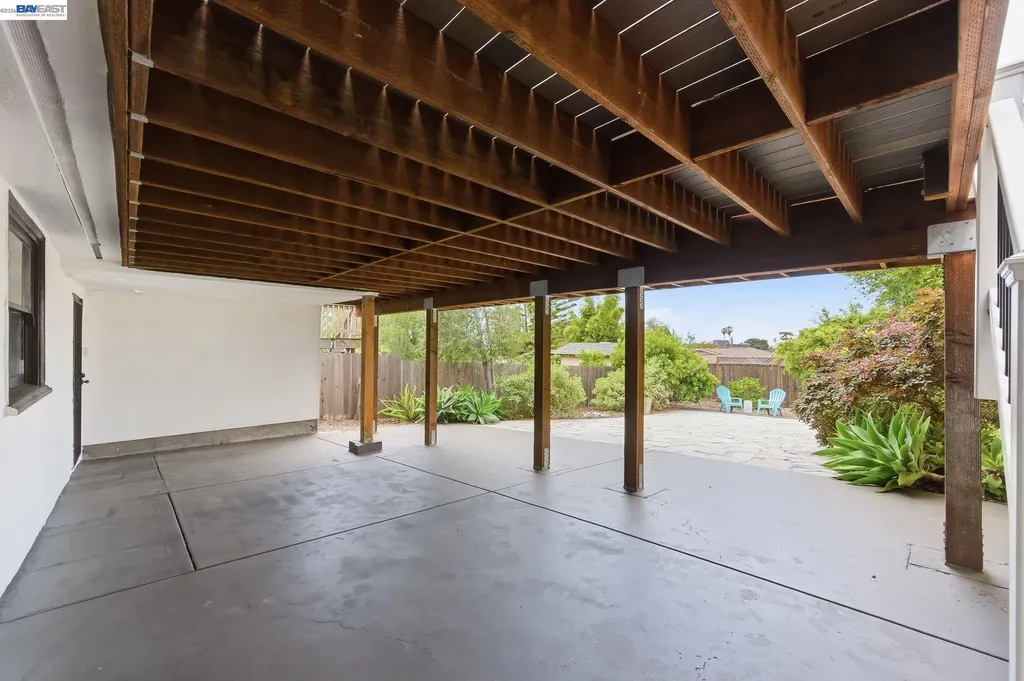 5137 Fairfax Avenue Oakland CA 94601
