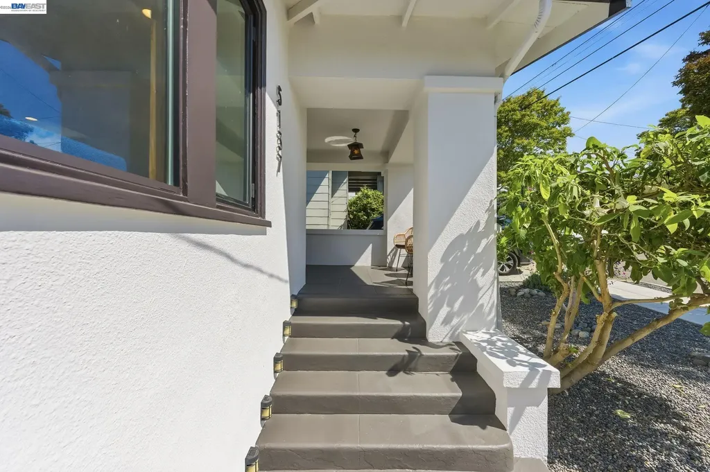 5137 Fairfax Avenue Oakland CA 94601