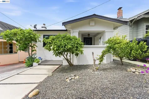 5137 Fairfax Avenue Oakland CA 94601