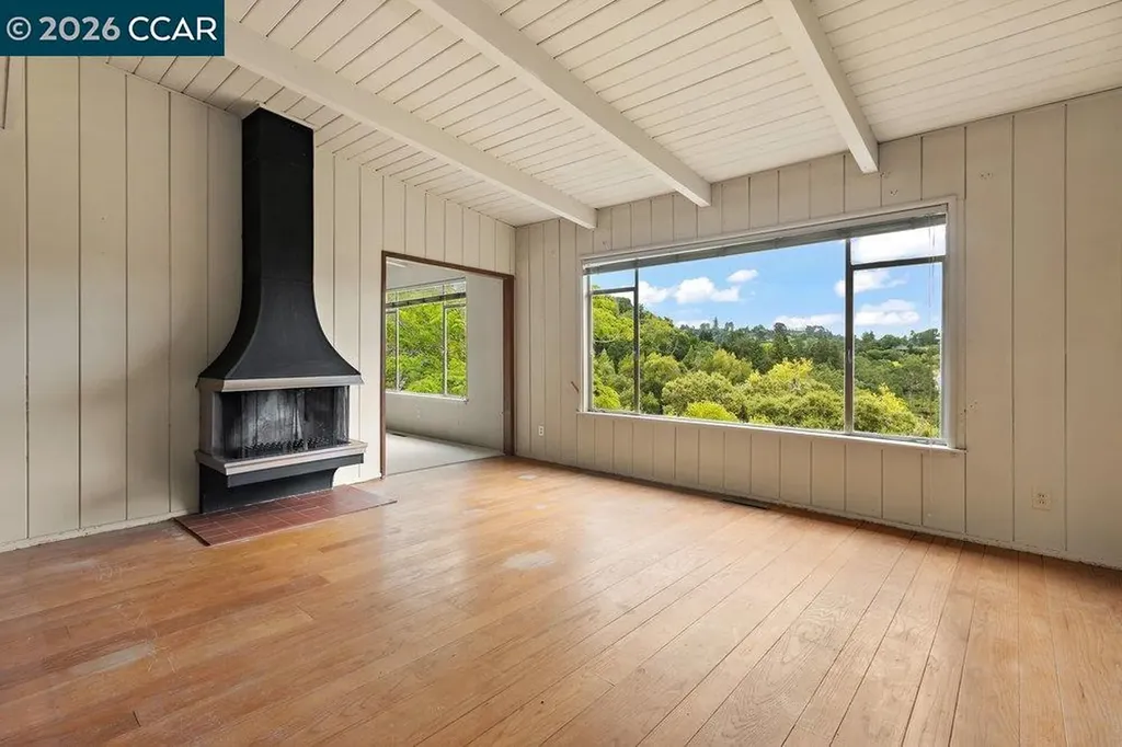 126 La Espiral Orinda CA 94563