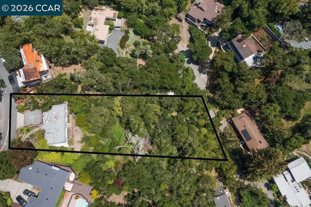 126 La Espiral Orinda CA 94563