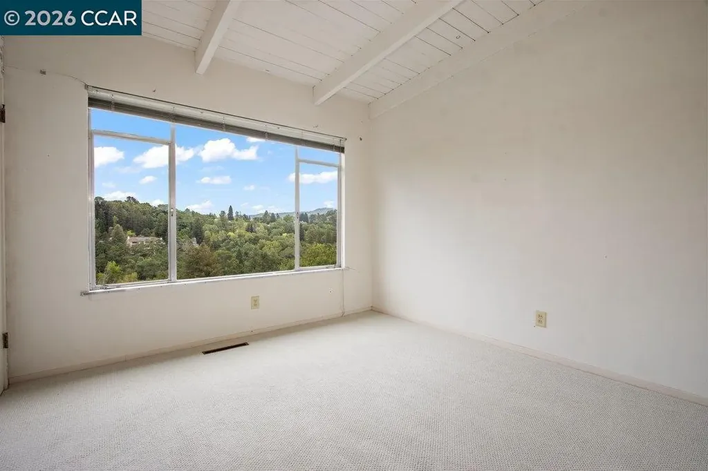 126 La Espiral Orinda CA 94563