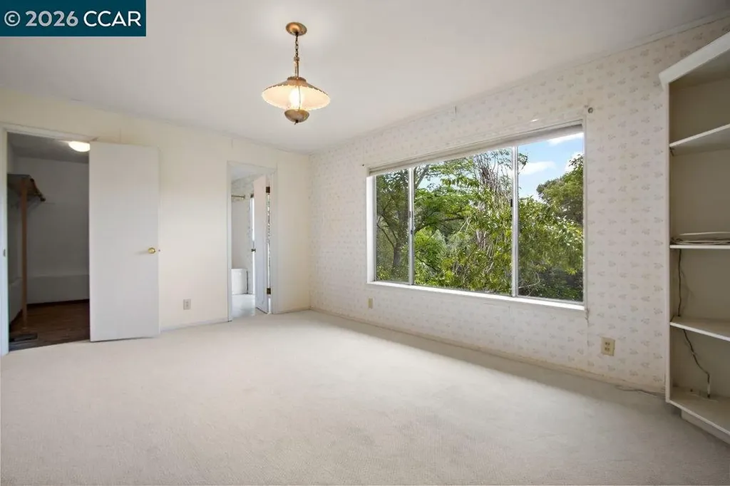 126 La Espiral Orinda CA 94563