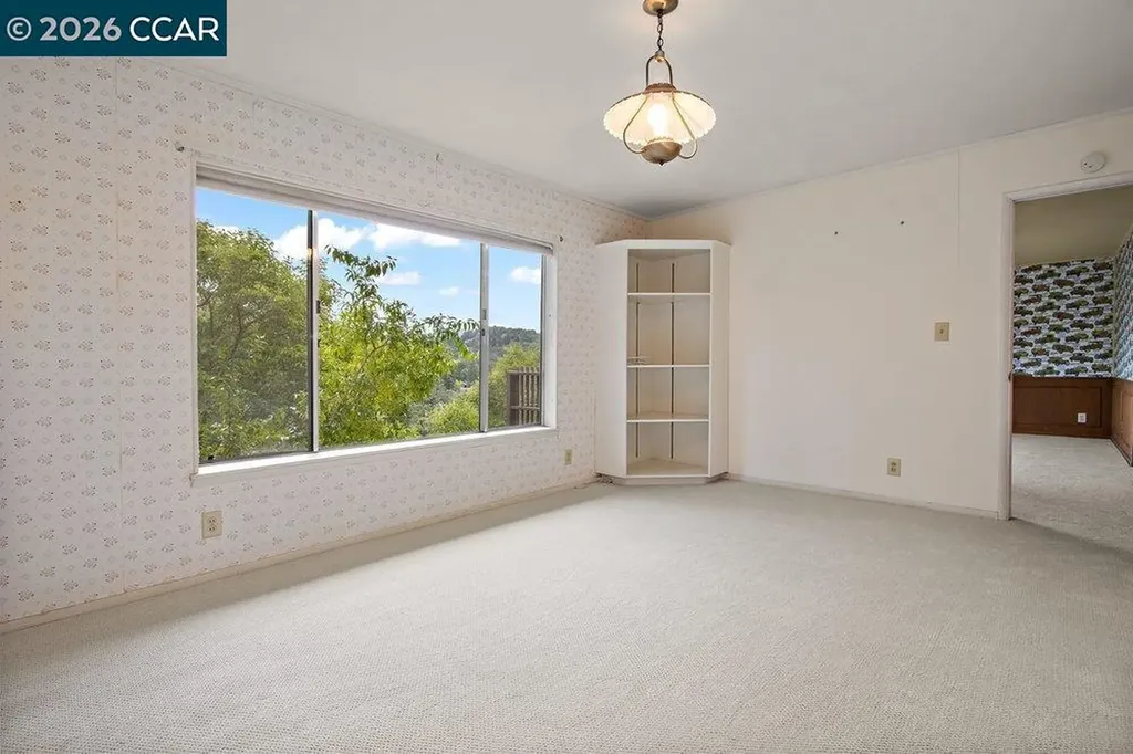 126 La Espiral Orinda CA 94563