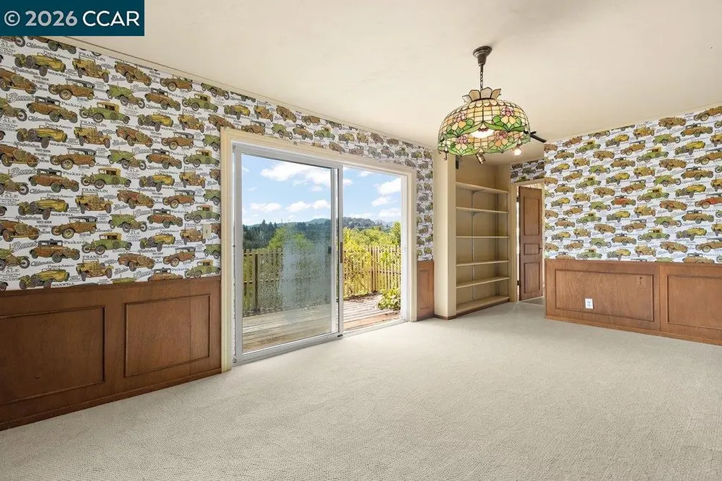 126 La Espiral Orinda CA 94563