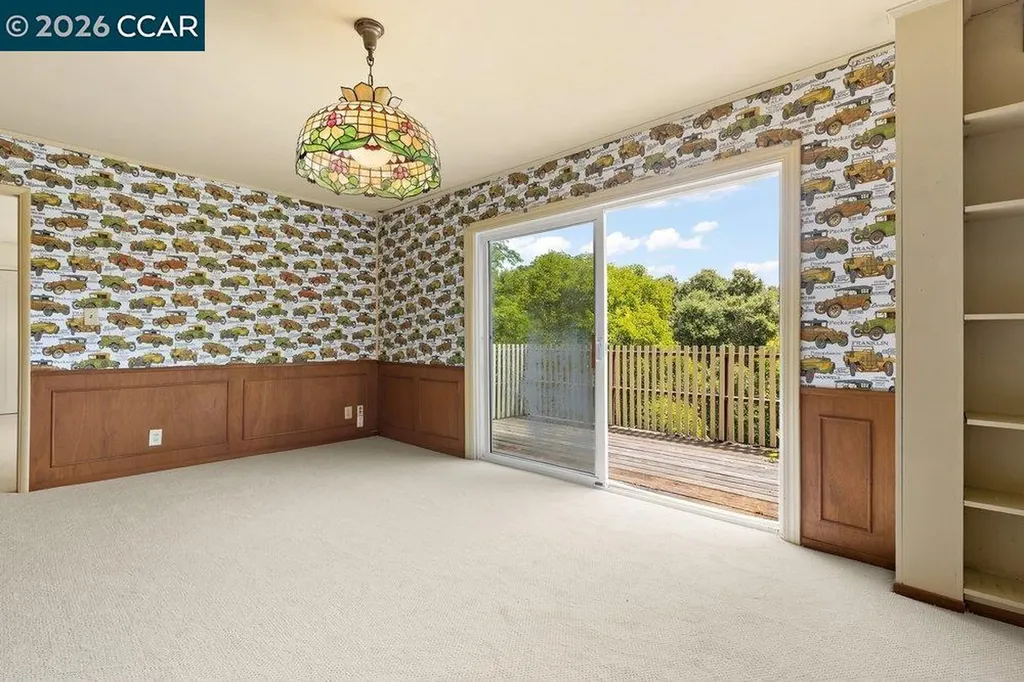 126 La Espiral Orinda CA 94563
