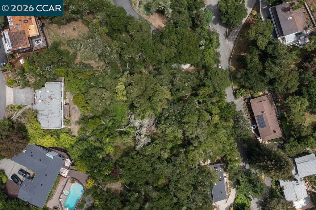 126 La Espiral Orinda CA 94563