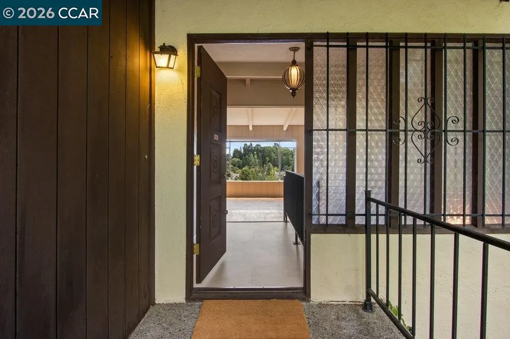 126 La Espiral Orinda CA 94563