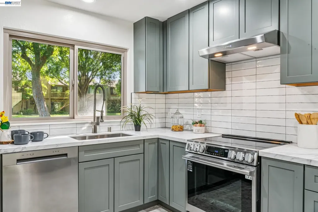 3227 Santa Cruz Lane Alameda CA 94502