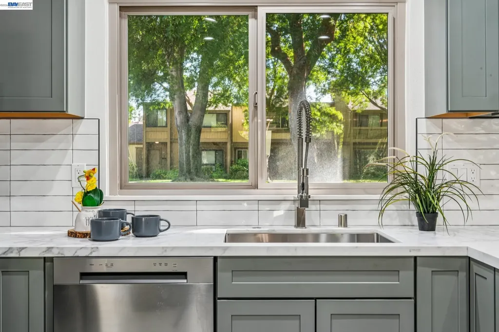 3227 Santa Cruz Lane Alameda CA 94502