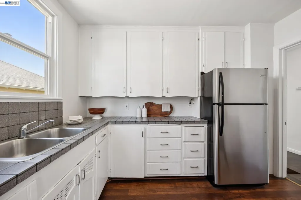 3039 Kansas Street Oakland CA 94602