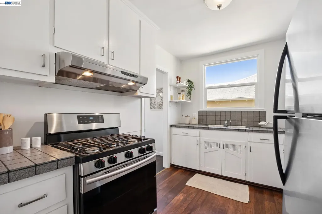 3039 Kansas Street Oakland CA 94602