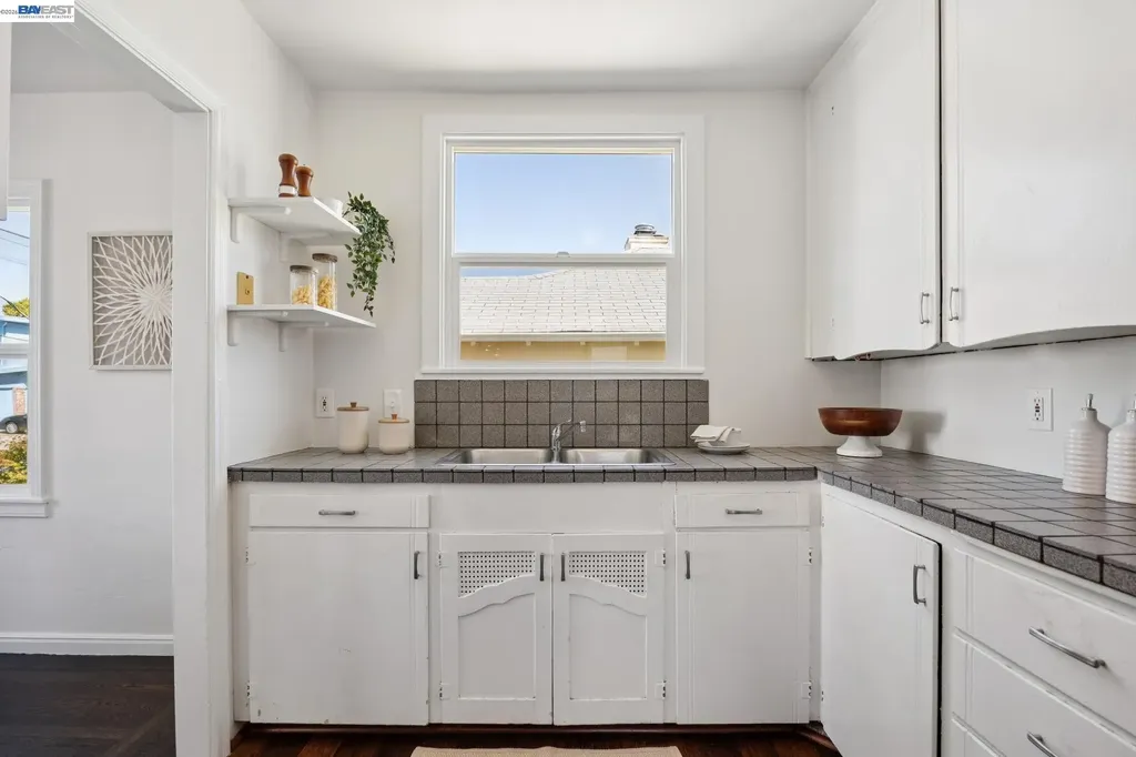 3039 Kansas Street Oakland CA 94602