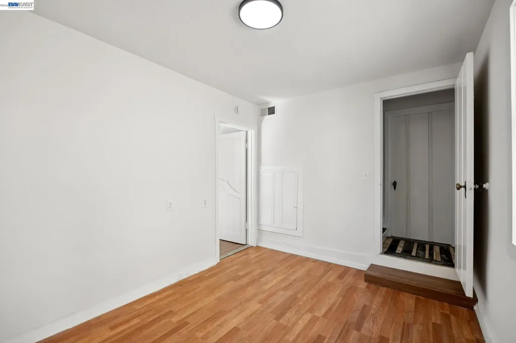 3039 Kansas Street Oakland CA 94602