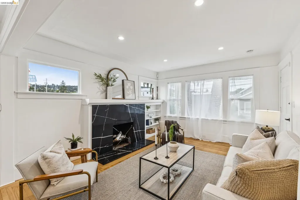 3435 Dimond Avenue Oakland CA 94602