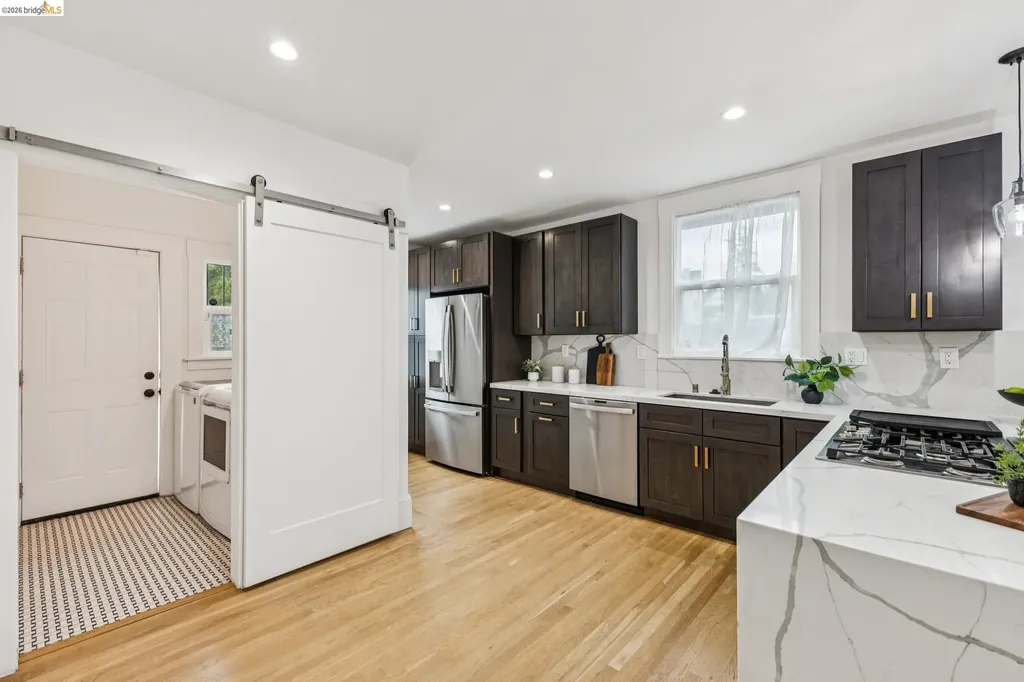 3435 Dimond Avenue Oakland CA 94602