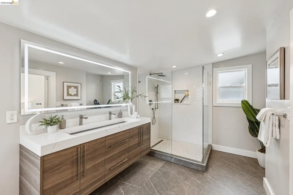 3435 Dimond Avenue Oakland CA 94602