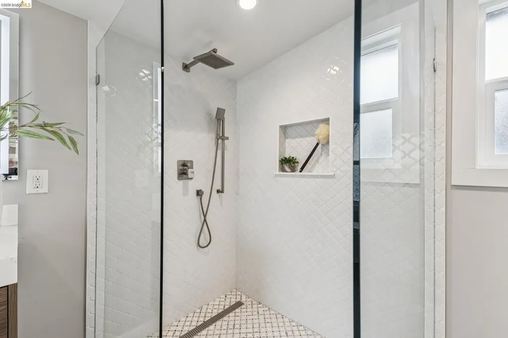 3435 Dimond Avenue Oakland CA 94602