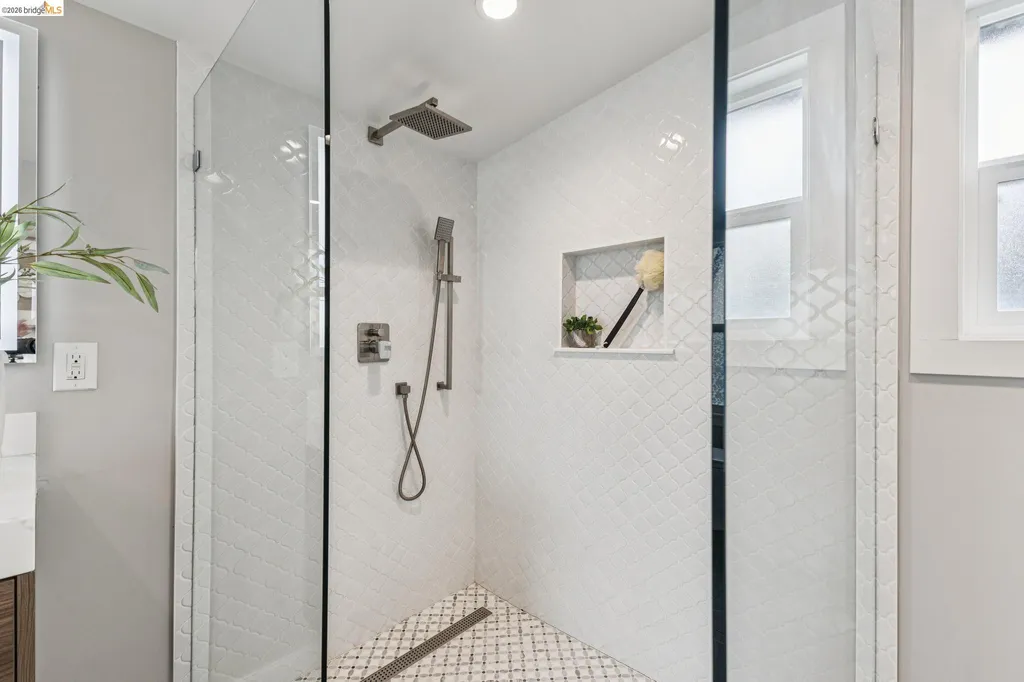 3435 Dimond Avenue Oakland CA 94602