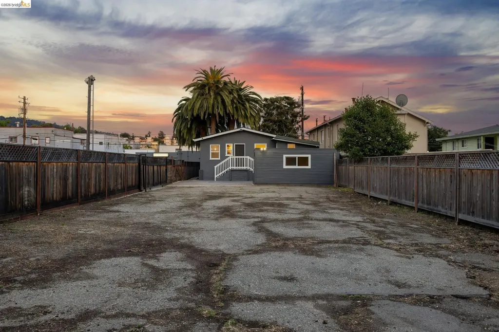 3435 Dimond Avenue Oakland CA 94602