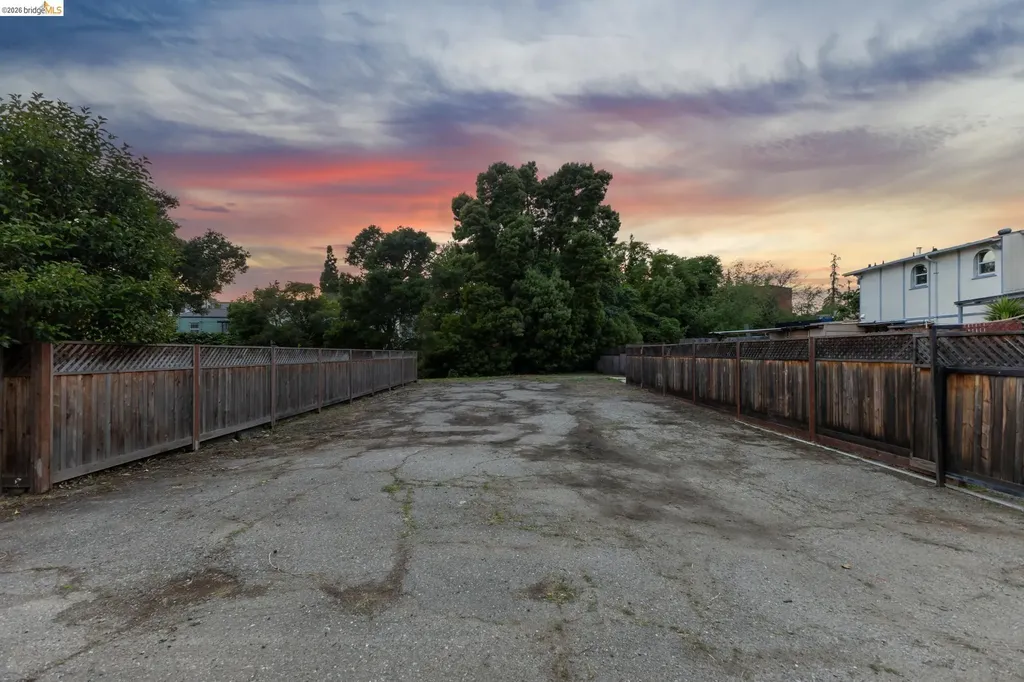3435 Dimond Avenue Oakland CA 94602