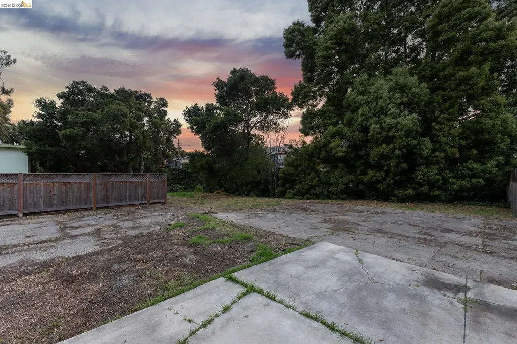 3435 Dimond Avenue Oakland CA 94602