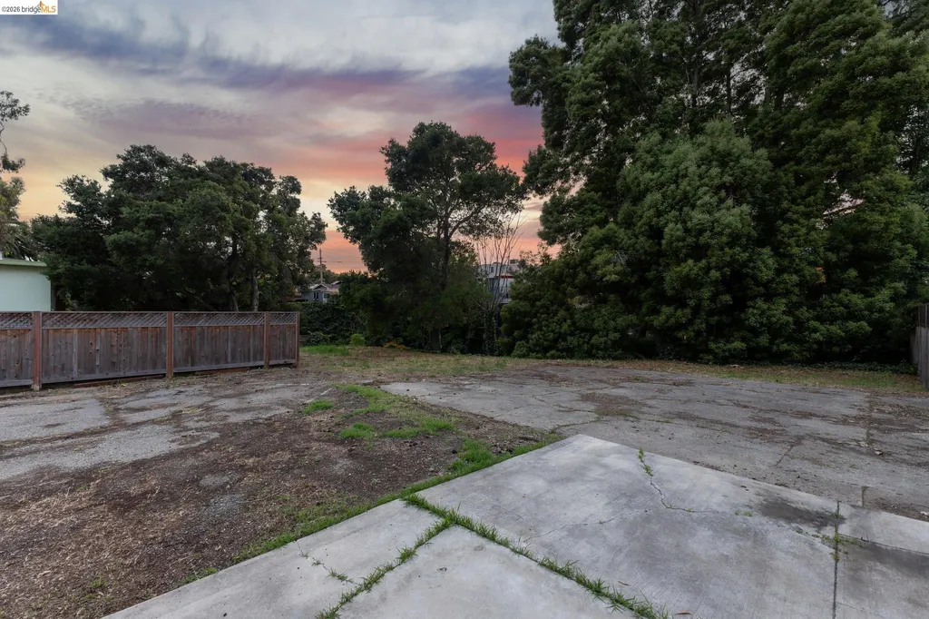 3435 Dimond Avenue Oakland CA 94602