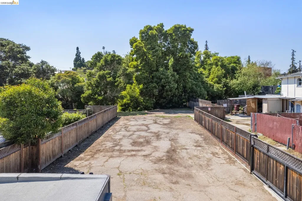 3435 Dimond Avenue Oakland CA 94602