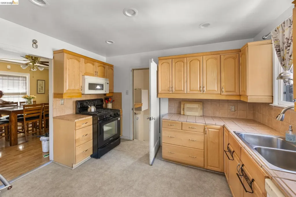 1836 99th Avenue Oakland CA 94603