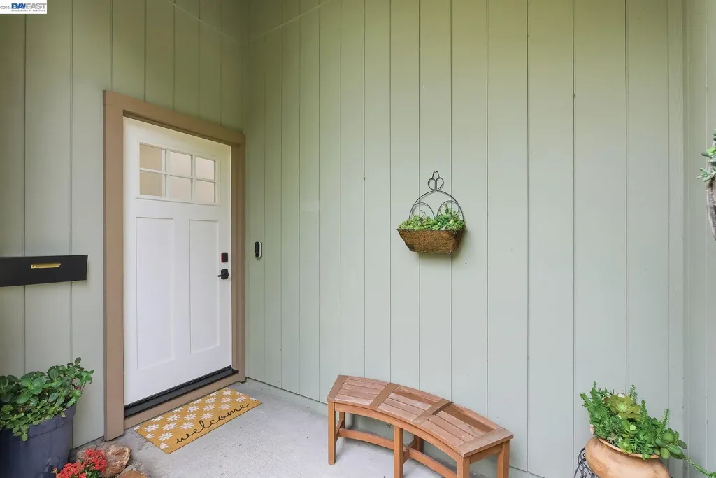 1163 Admiralty Lane Alameda CA 94502