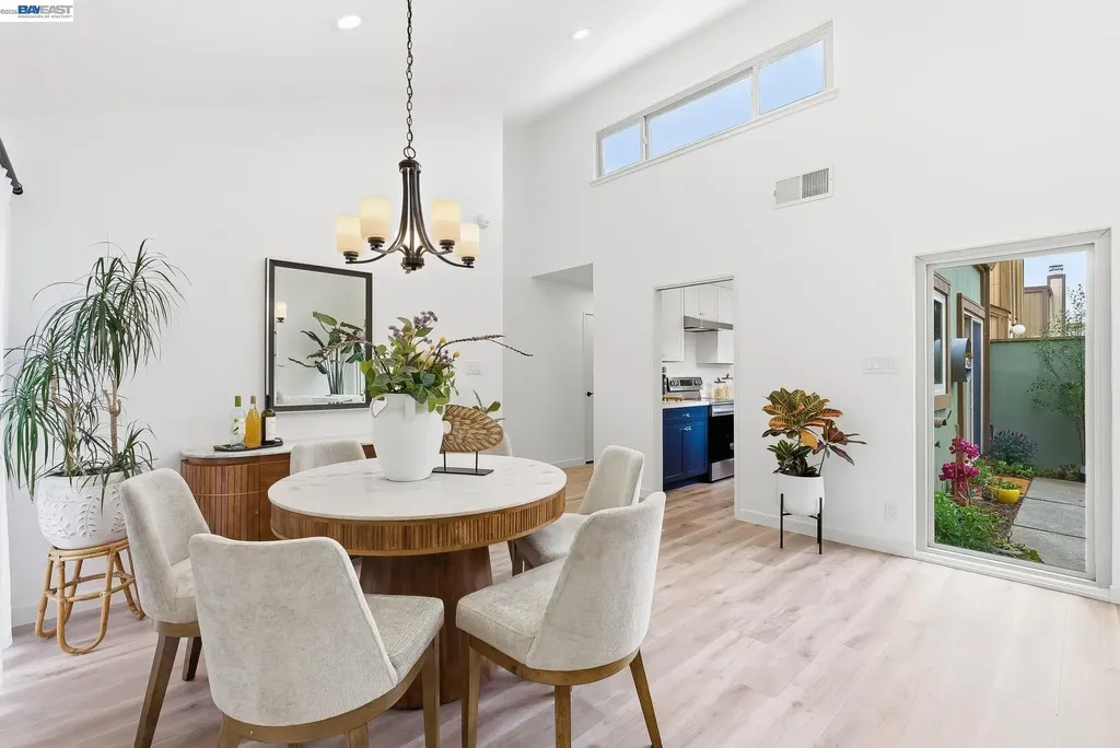 1163 Admiralty Lane Alameda CA 94502