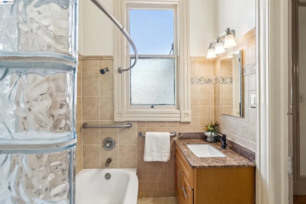 1801 Buena Vista Avenue Alameda CA 94501