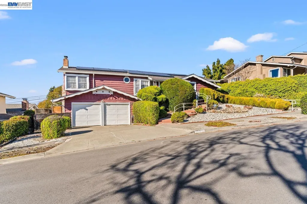 674 Gleneagle Avenue Hayward CA 94544