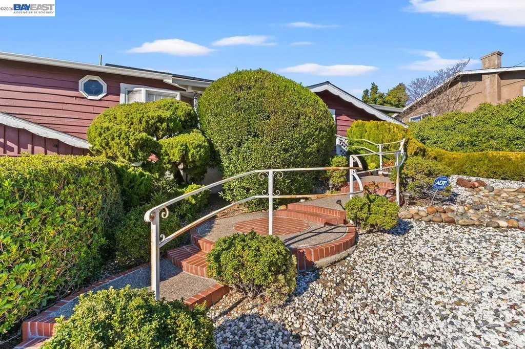 674 Gleneagle Avenue Hayward CA 94544