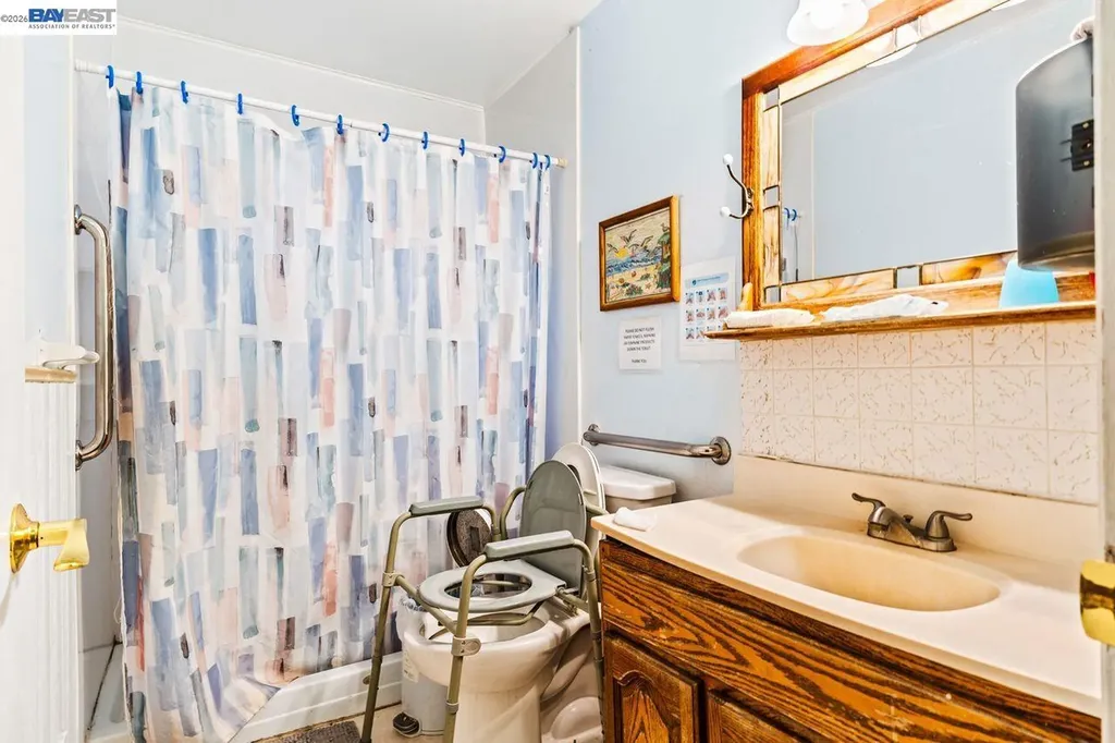 674 Gleneagle Avenue Hayward CA 94544