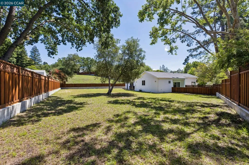 8 Evergreen Court Lafayette CA 94595