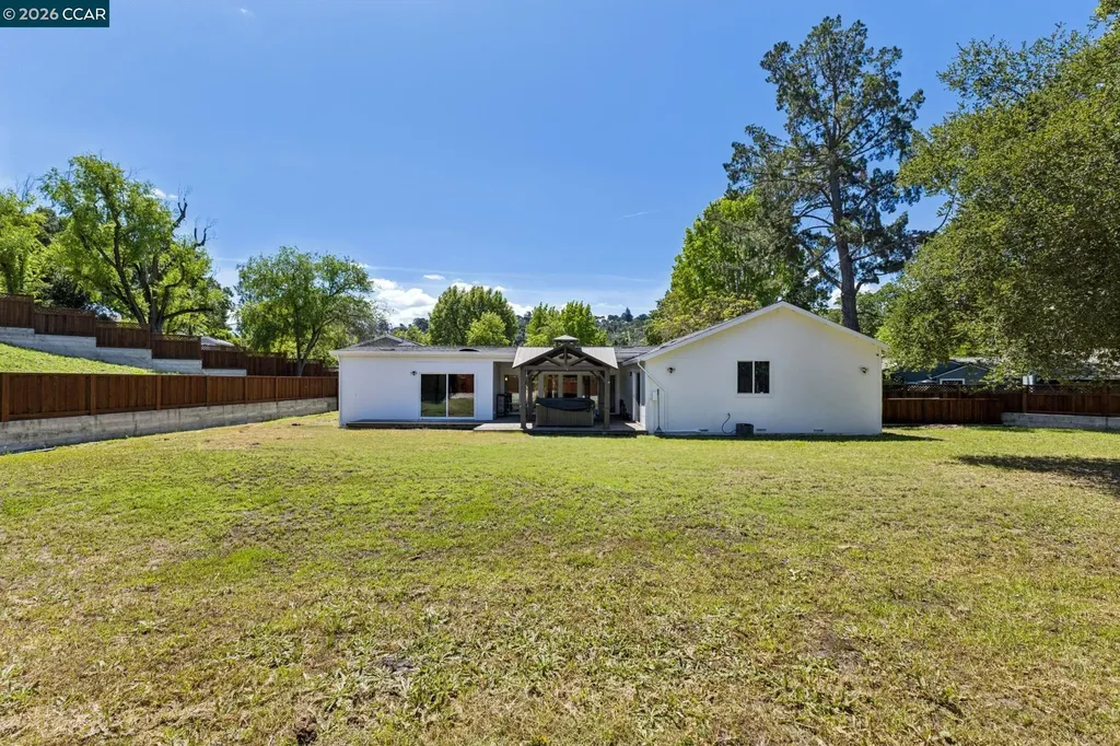 8 Evergreen Court Lafayette CA 94595