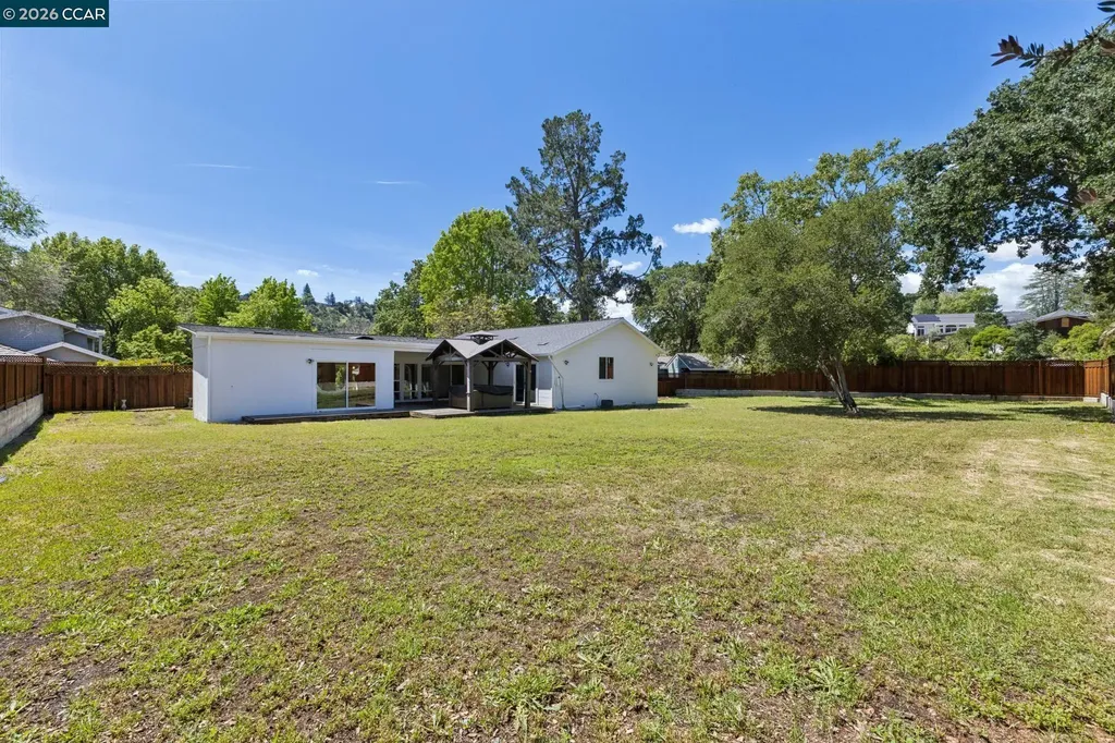 8 Evergreen Court Lafayette CA 94595