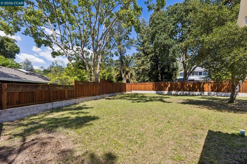 8 Evergreen Court Lafayette CA 94595