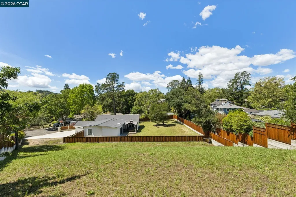 8 Evergreen Court Lafayette CA 94595