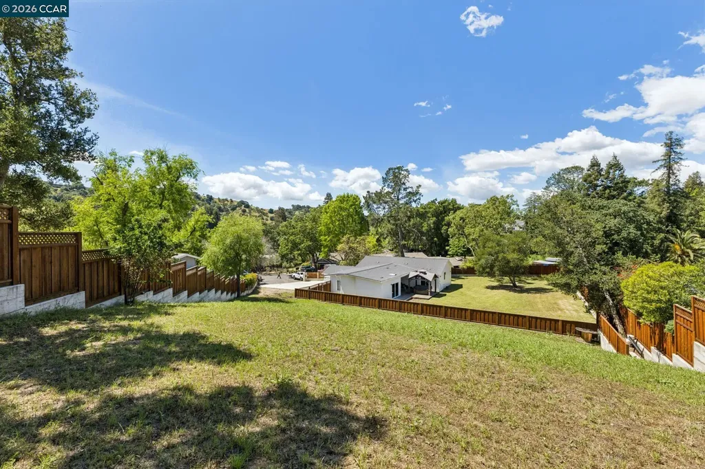 8 Evergreen Court Lafayette CA 94595