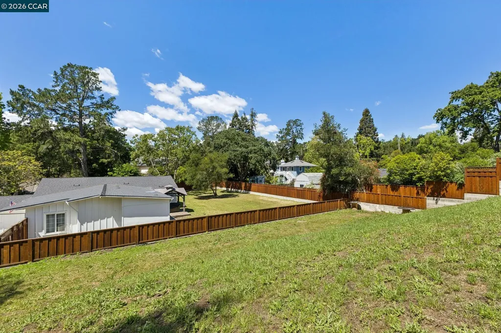 8 Evergreen Court Lafayette CA 94595