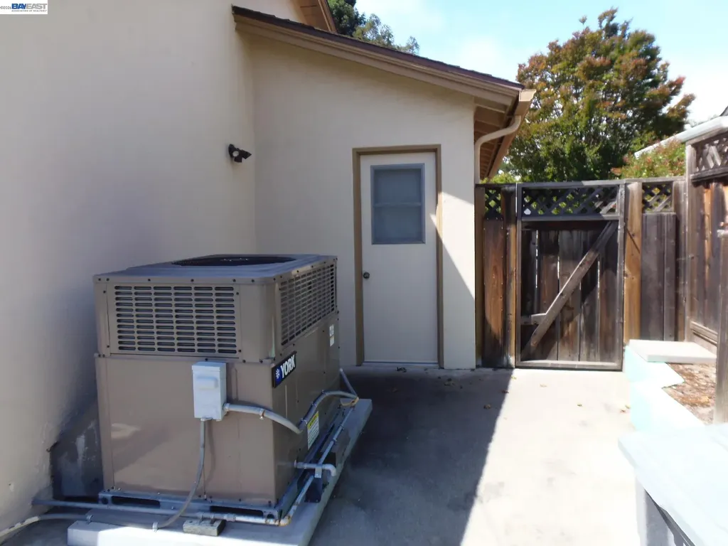 8155 Elgin Lane Dublin CA 94568