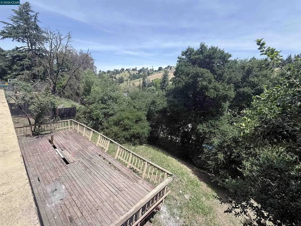 93 Mackie Drive Martinez CA 94553