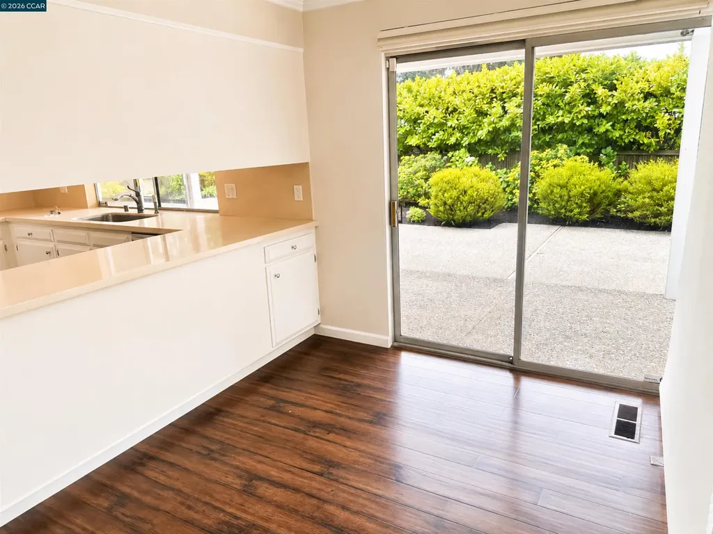 12195 Blythen Way Oakland CA 94619