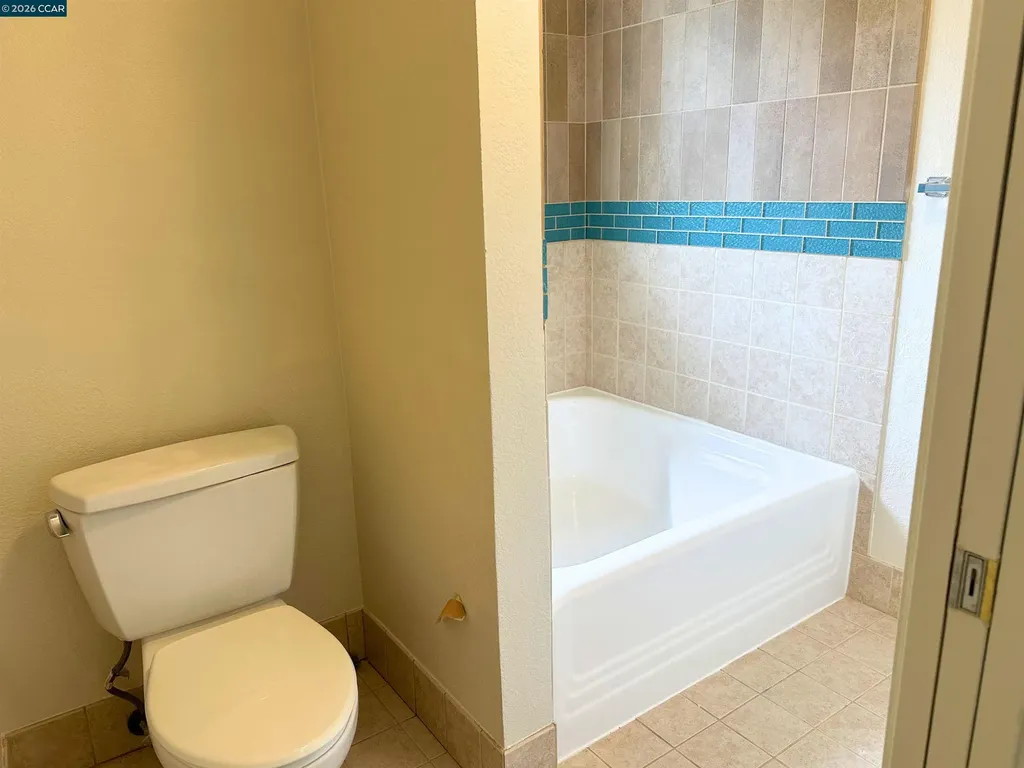 12195 Blythen Way Oakland CA 94619