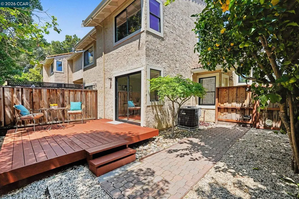 2042 Lost Lake Place Martinez CA 94553
