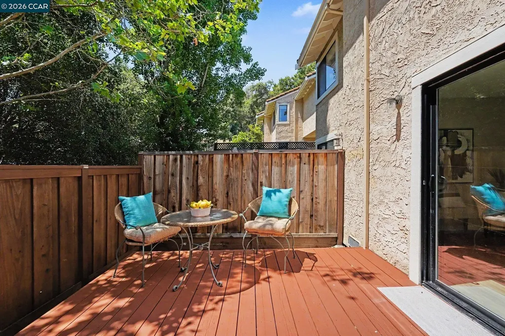 2042 Lost Lake Place Martinez CA 94553