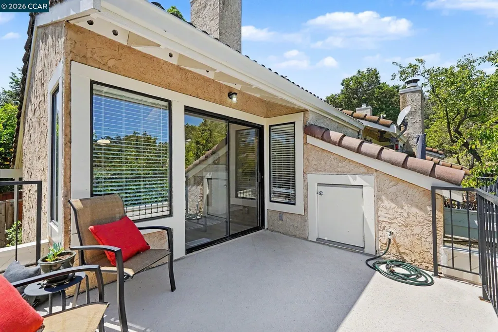 2042 Lost Lake Place Martinez CA 94553