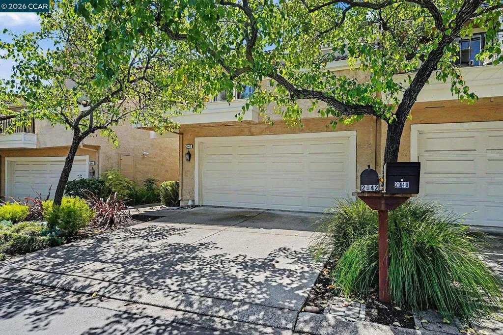 2042 Lost Lake Place Martinez CA 94553